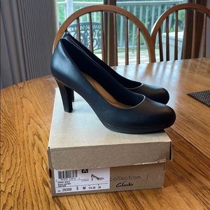Clarks comfort heels like new